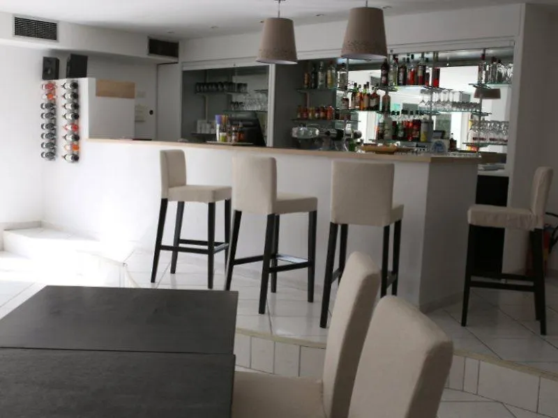 ***  Hotel Restaurant De La Mer Golfe-Juan France